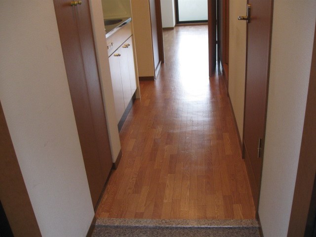 リヴェール城西 玄関