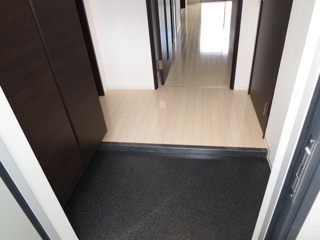 メイビスタ高槻  玄関