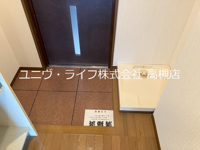 ファミール5号館 玄関