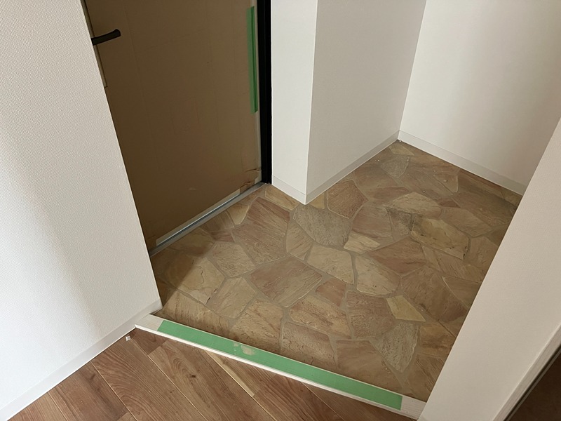 プレステージ14番館 玄関