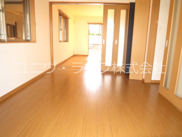 名神町服部貸家 リビング