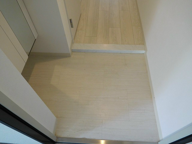 クルアルガイノウエ 玄関