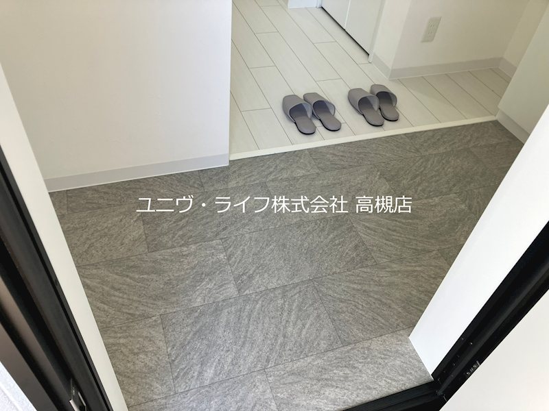 ヒーリング・グレース高槻高西町A棟 玄関