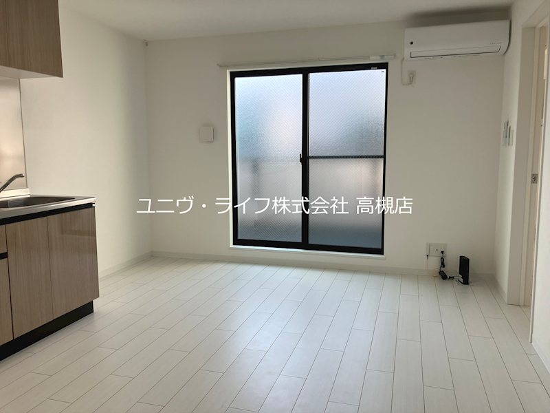 ヒーリング・グレース高槻高西町A棟 リビング