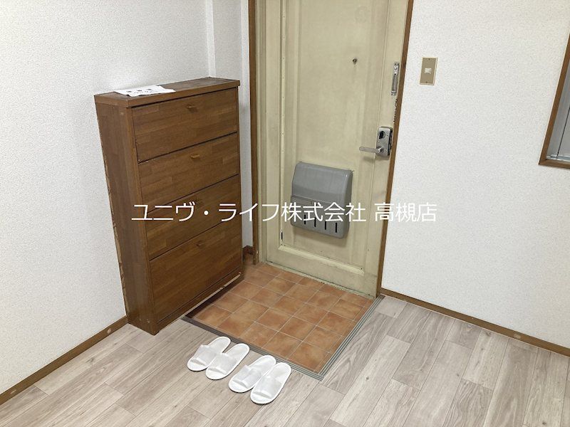 真上ロイヤルハイツ 玄関