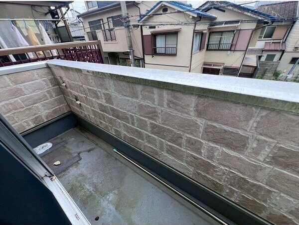 高槻市淀の原町貸家 ベランダ