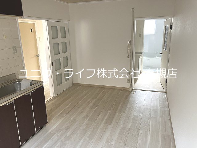 郡家新町テラスハウス リビング