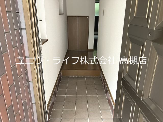 郡家新町戸建賃貸 玄関