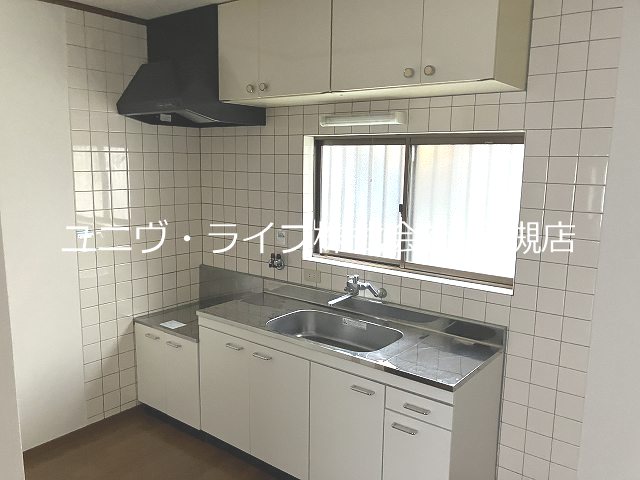 郡家新町戸建賃貸 キッチン
