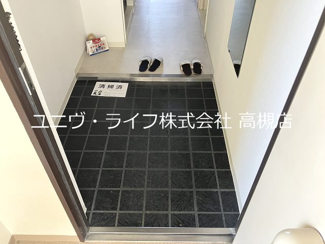 ネオドムール高槻 玄関