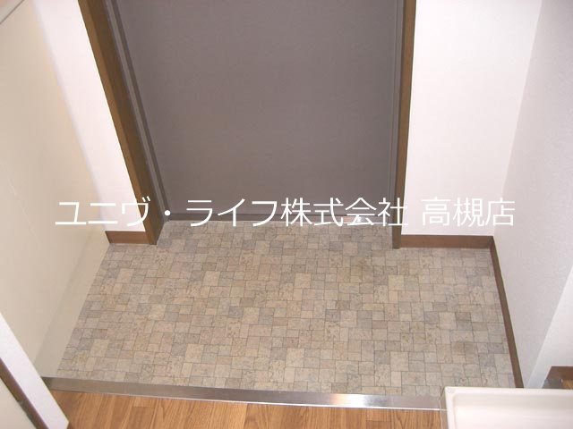 メゾンアイーシャ 玄関