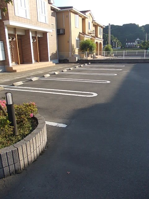 クィーンＤ 駐車場