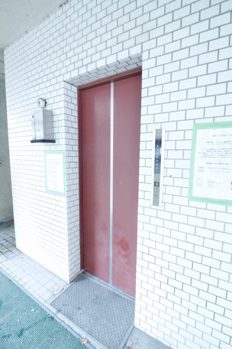 黄金ビル ロビー