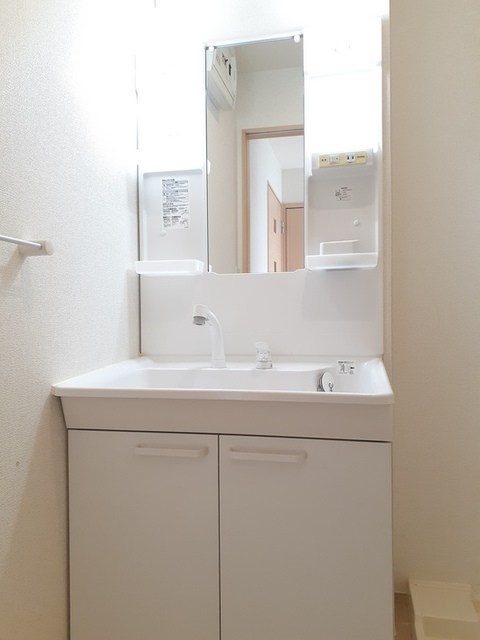 鹿児島県日置市伊集院町徳重774-1 洗面所