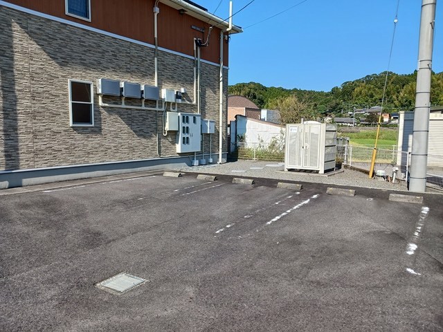 鹿児島県日置市伊集院町下神殿1895-4 駐車場