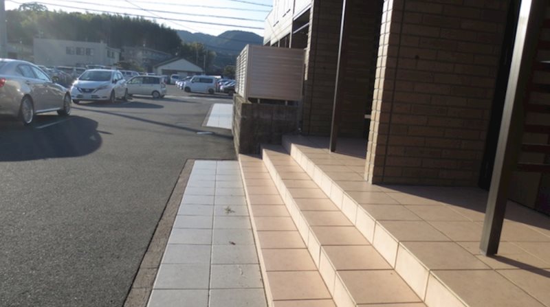 鹿児島県鹿児島市中山町2334-1 エントランス