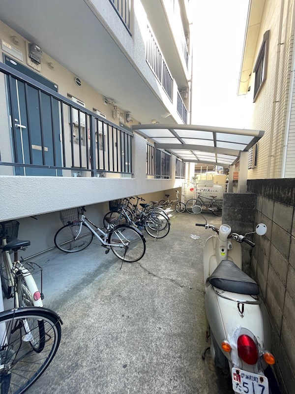 ロゼーヌ城西 駐車場