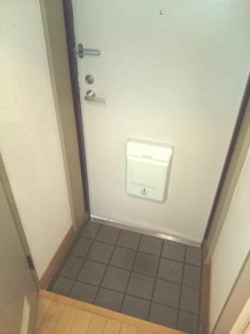 鹿児島県鹿児島市荒田１丁目41-20 玄関