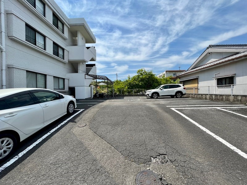 プレイスＧＯＵ 駐車場