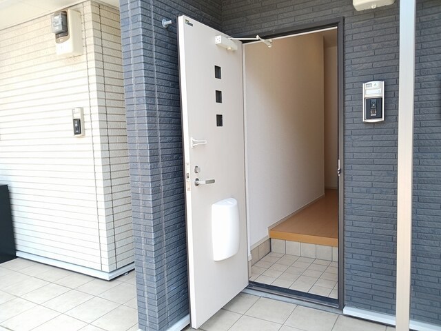 鹿児島県鹿児島市紫原５丁目41-20 玄関