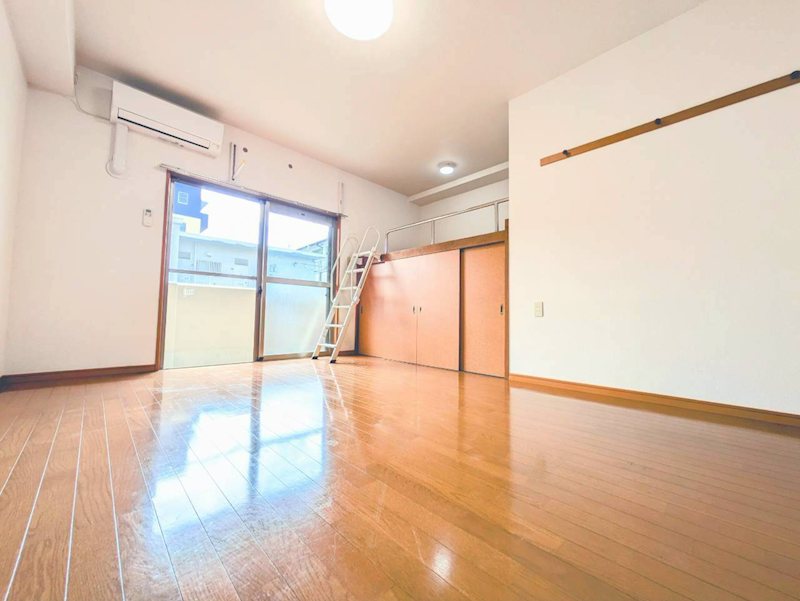鹿児島県鹿児島市和田３丁目64-12 リビング