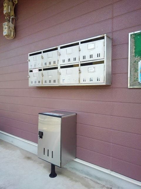 鹿児島県指宿市十二町57-2 エントランス