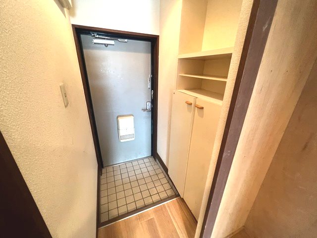 鹿児島県鹿児島市東谷山１丁目72-20 玄関
