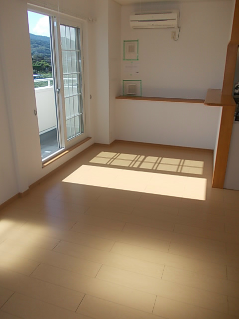鹿児島県指宿市十二町2238-1 リビング