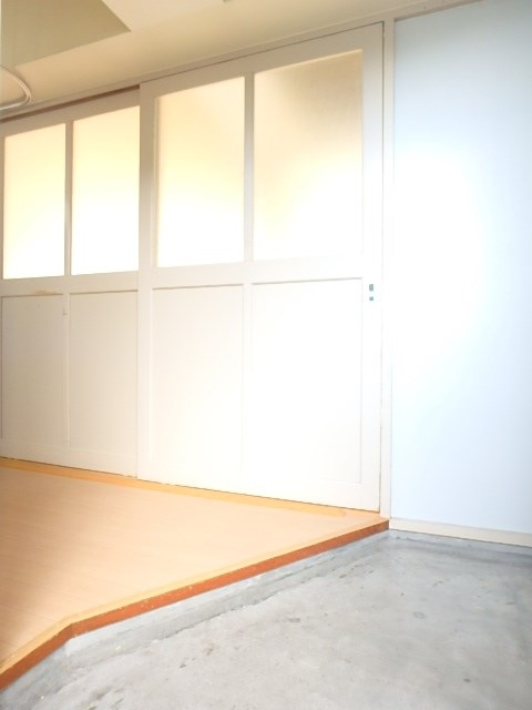 ファミール・烏帽子2号棟  玄関