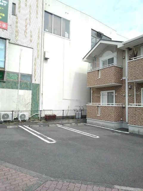 鹿児島県指宿市湊１丁目6-28 駐車場