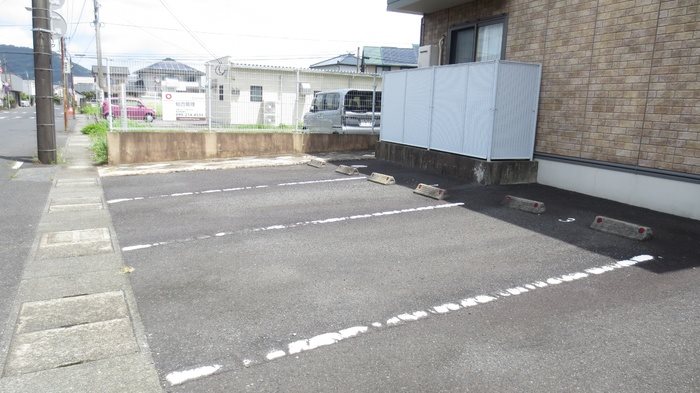 鹿児島県指宿市湊１丁目12-24 駐車場