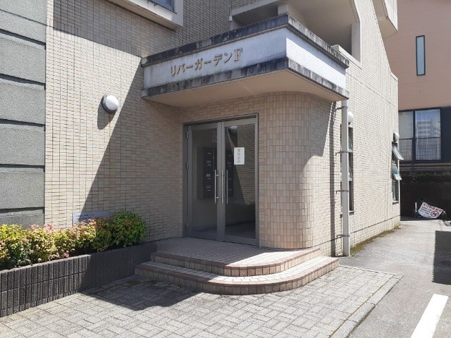 鹿児島県鹿児島市郡元町15-15 エントランス