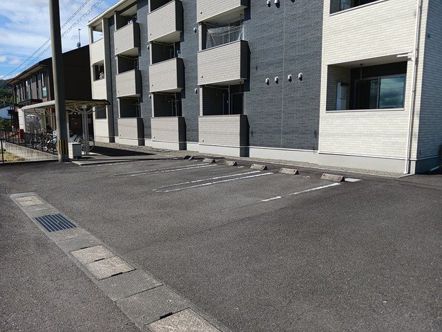 鹿児島県鹿児島市中山町5028-14 駐車場