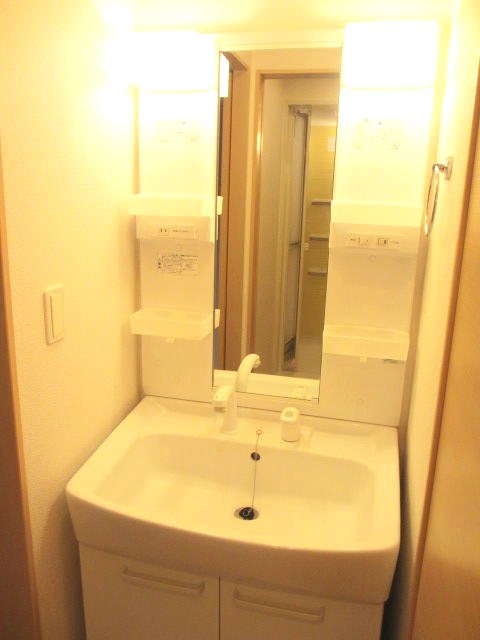 鹿児島県鹿児島市山田町1374-5 洗面所