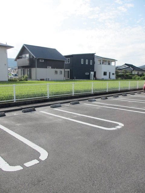 鹿児島県鹿児島市中山町2301-1 駐車場