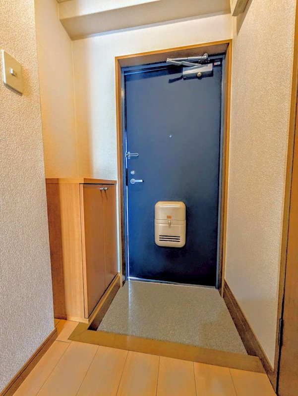 鹿児島県鹿児島市小松原２丁目42-16 玄関