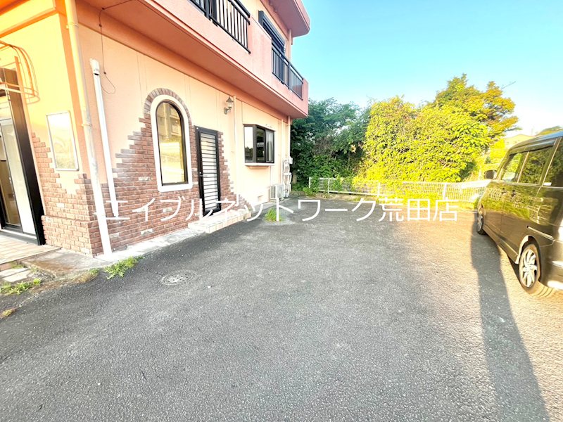 勝目店舗 駐車場