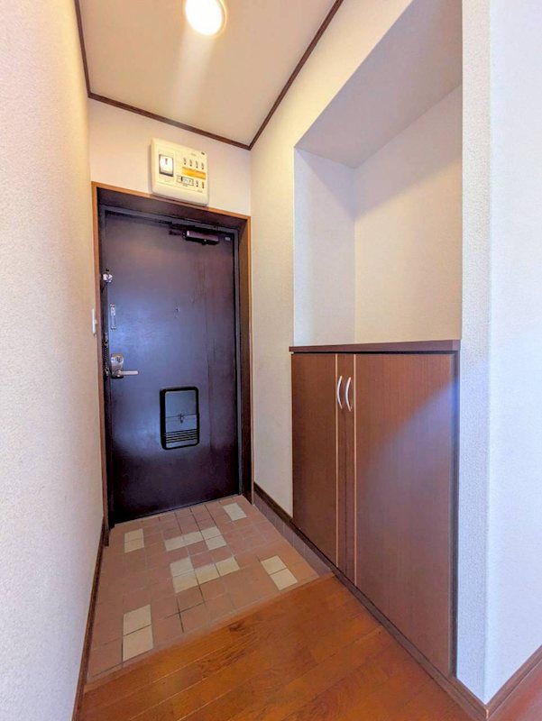 鹿児島県鹿児島市東谷山３丁目30-18 玄関