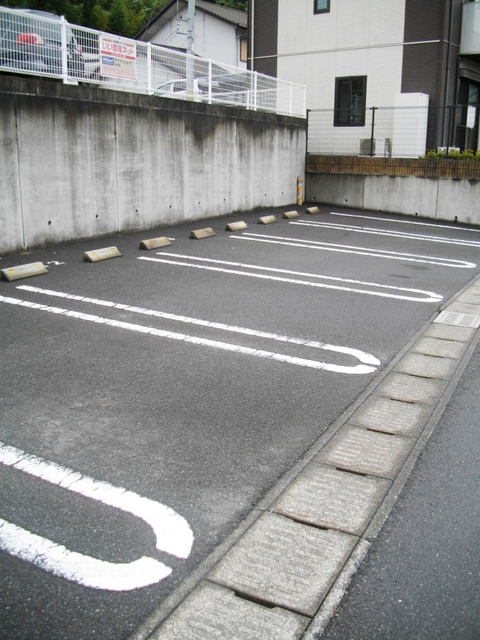 鹿児島県鹿児島市宇宿８丁目18-23 駐車場