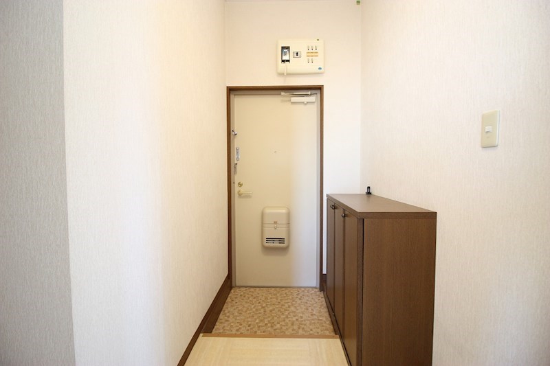 メゾンクオーレ 玄関