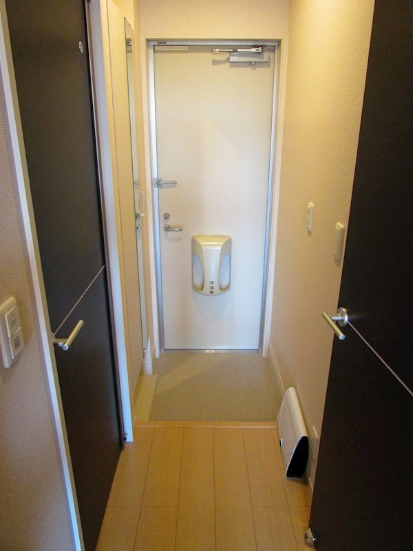 グランボアＢ 玄関