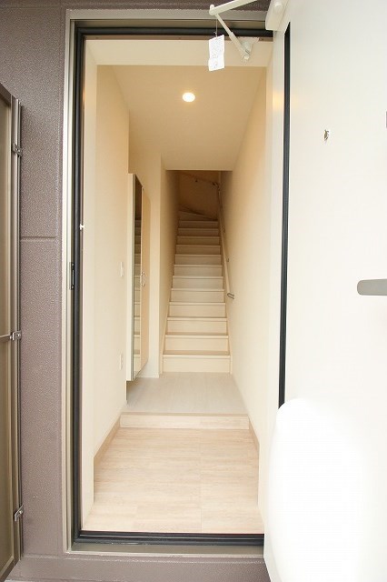 グランベルハウスB 玄関