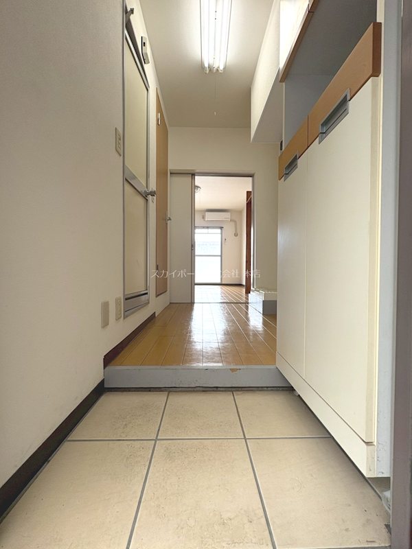 グローリィ高丘 玄関