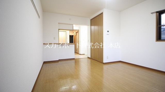 アポロミレニア リビング