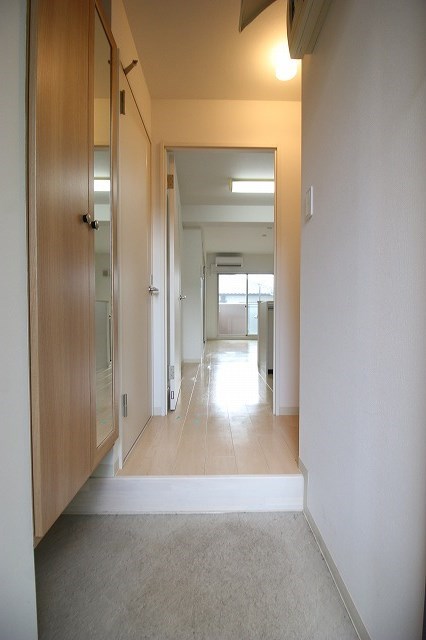 ハイトレイン 玄関