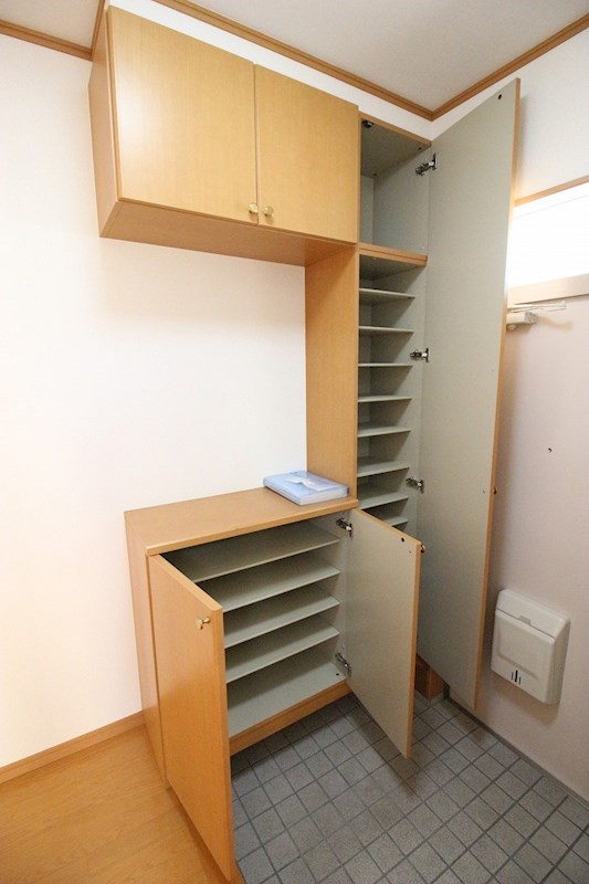 ソル・レヴェンテ 玄関