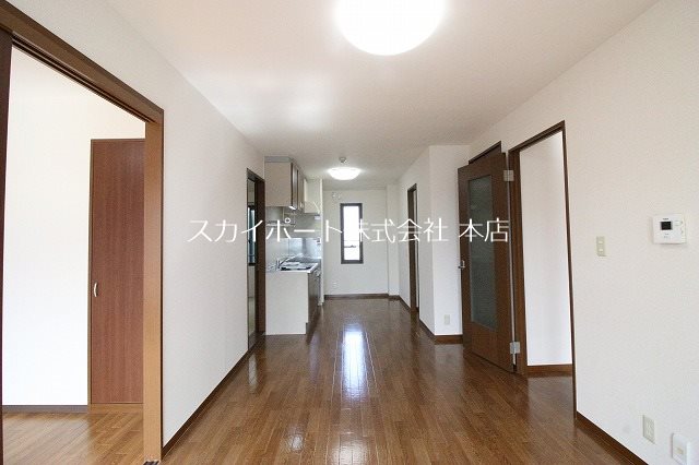 ガーデンハイツ四ツ池A リビング