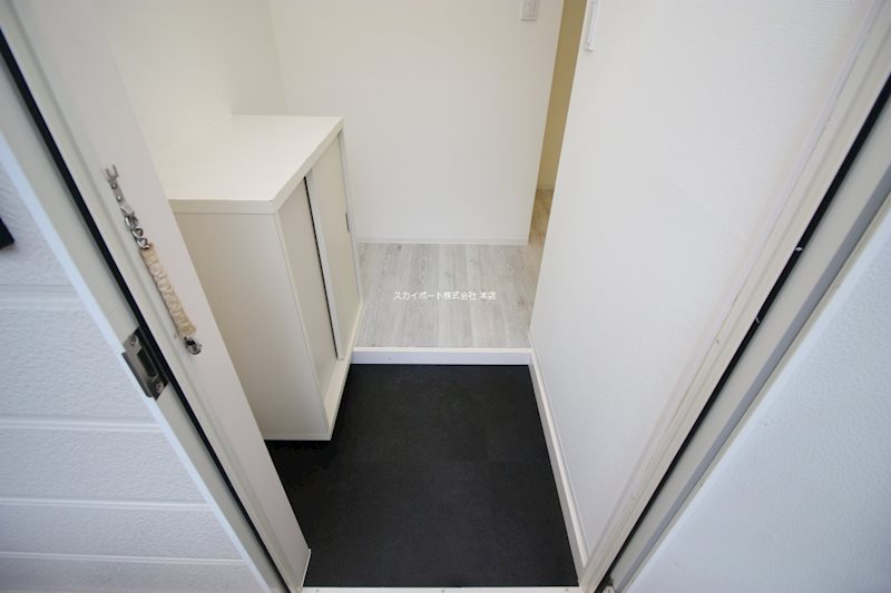 リバーサイドＳ 玄関