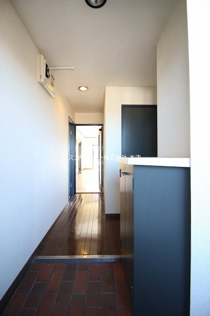 ロイヤルメゾン小豆餅 玄関