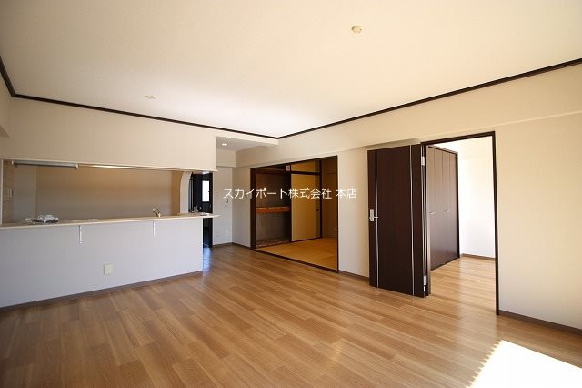 ロイヤルメゾン小豆餅 リビング